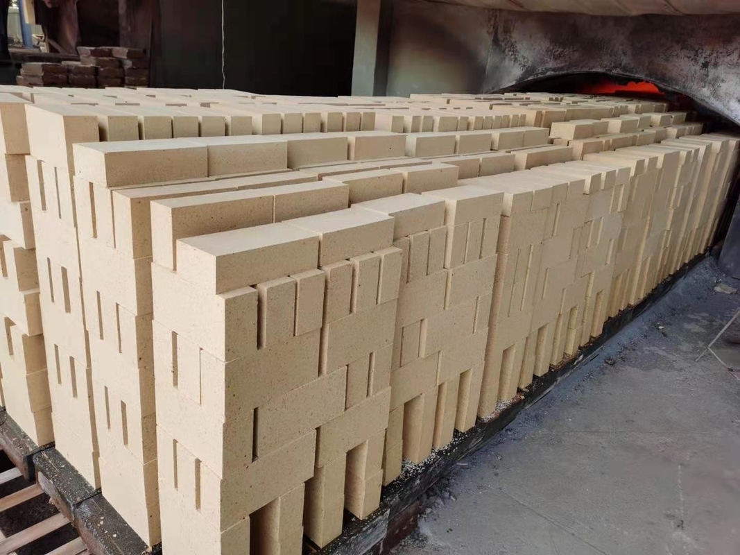 Gran ladrillo refractario de arcilla de alta resistencia anti-desprendimiento de alta alumina ladrillo de fuego para revestimiento de horno